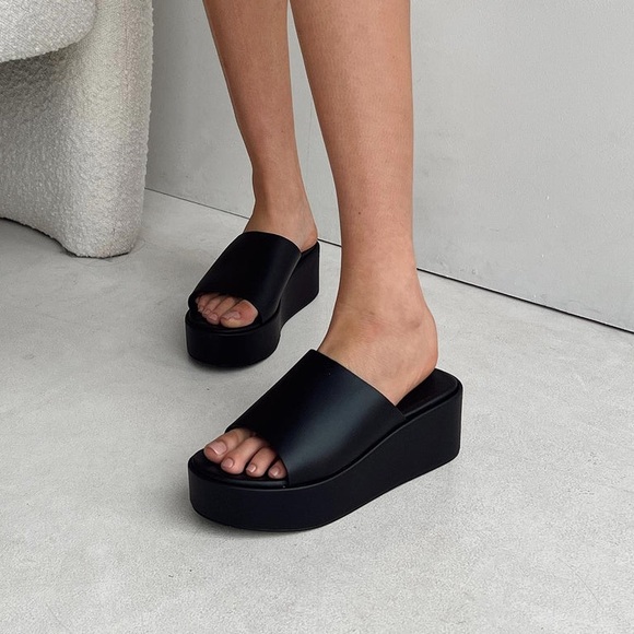 Princess Polly Britta Platform Heels - Picture 3 of 7